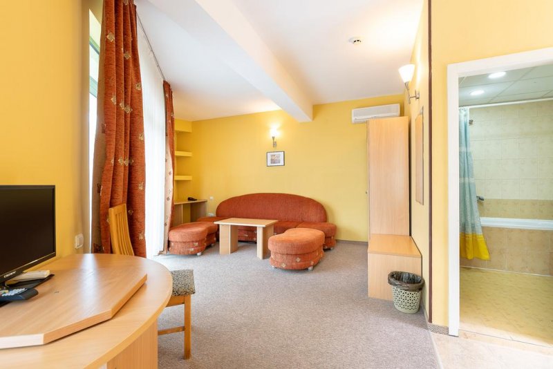 Хотел Джули - Снимка 9