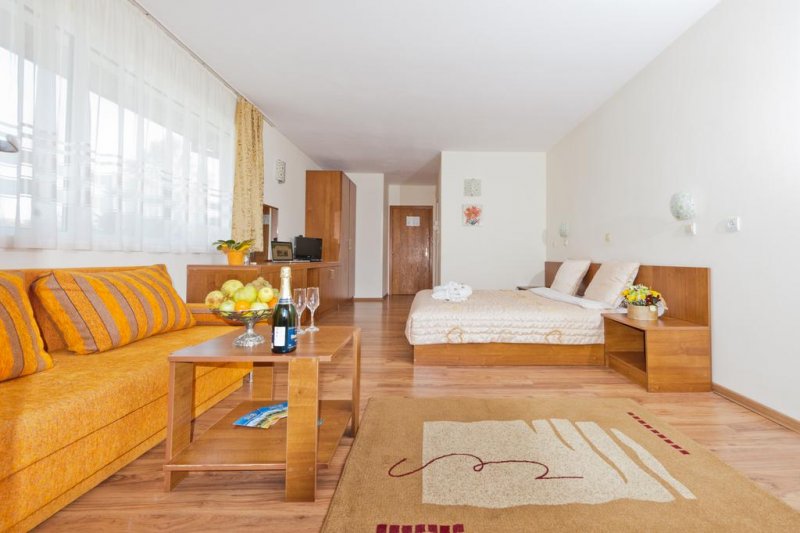 Хотел Яев - Снимка 2