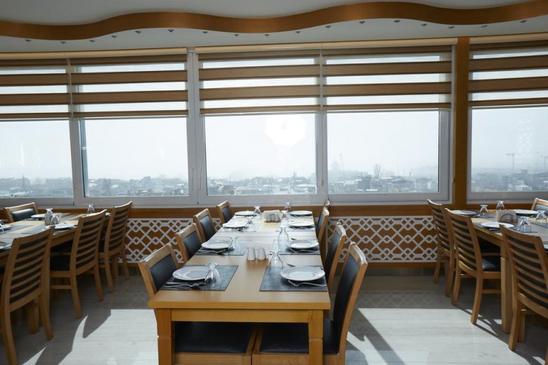 Ikbal Deluxe Hotel - Снимка 1