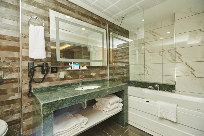 Ikbal Deluxe Hotel - Снимка 3