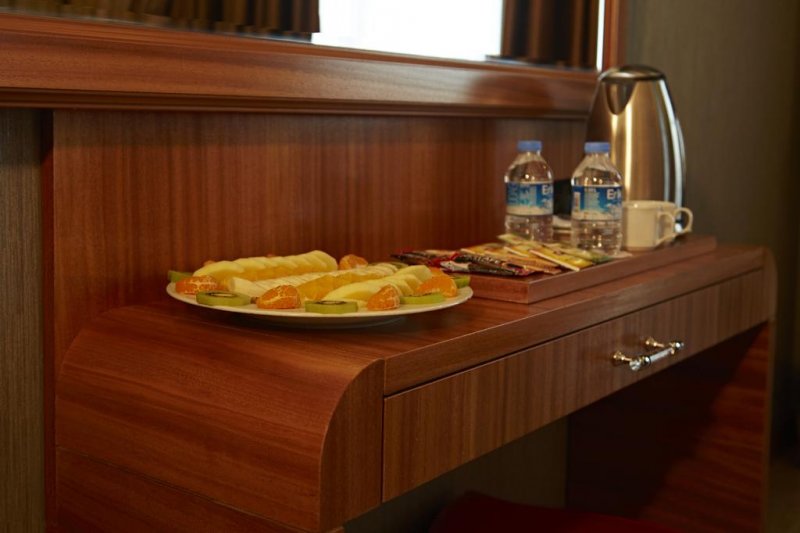 Ikbal Deluxe Hotel - Снимка 2