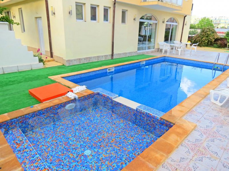 Семеен Хотел Сага - Снимка 2