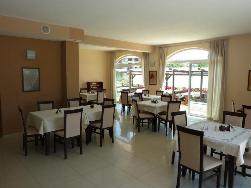 Семеен Хотел Сага - Снимка 11