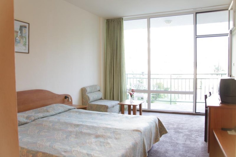 Хотел Авлига бийч - Снимка 1