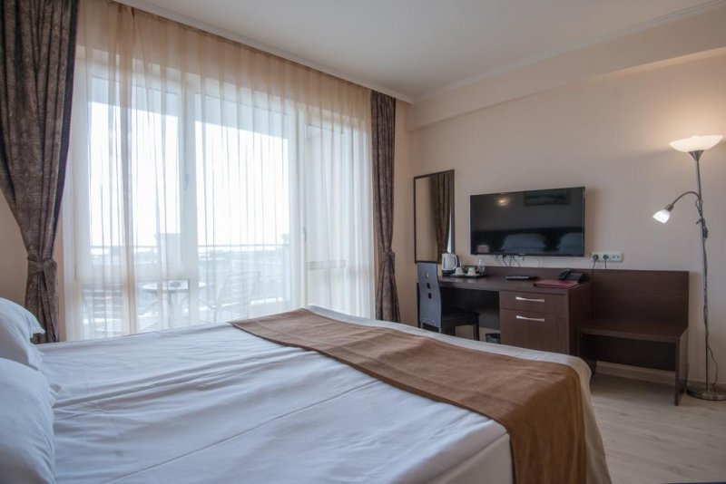 Хотел Рома Палас Делукс - Снимка 11