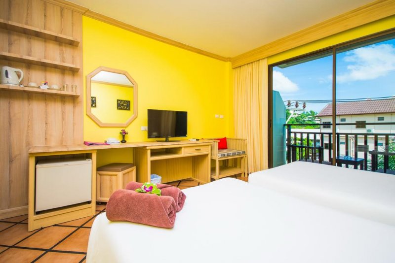 Phuket Island View Hotel - Снимка 1