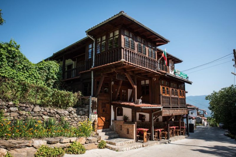 Комплекс Династия – Механа и стаи за гости - Снимка 0