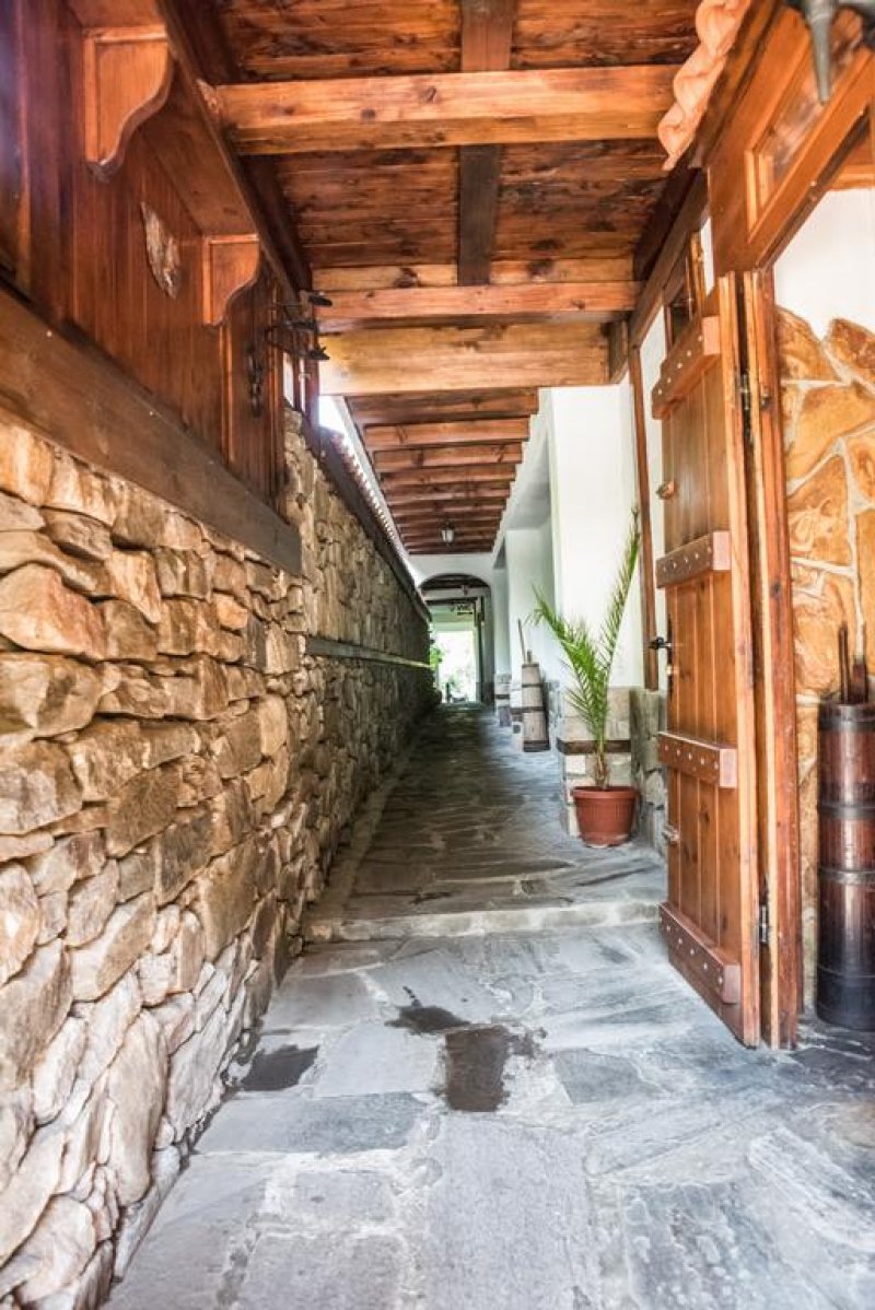 Комплекс Династия – Механа и стаи за гости - Снимка 8