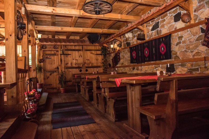 Комплекс Династия – Механа и стаи за гости - Снимка 7