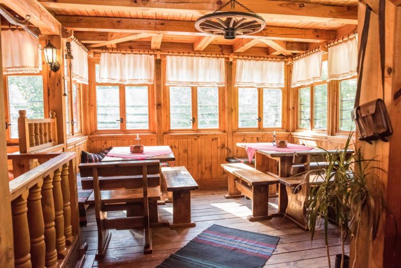 Комплекс Династия – Механа и стаи за гости - Снимка 11