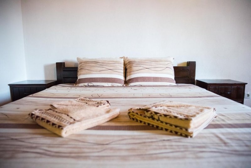 Комплекс Династия – Механа и стаи за гости - Снимка 5