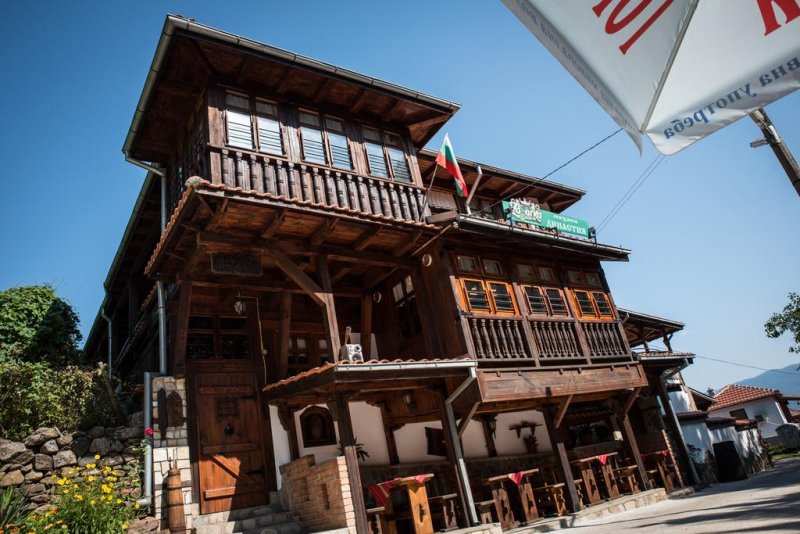 Комплекс Династия – Механа и стаи за гости - Снимка 8