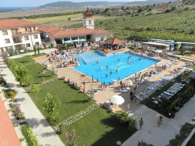 Апарт Комплекс Хармони Хилс - Снимка 3