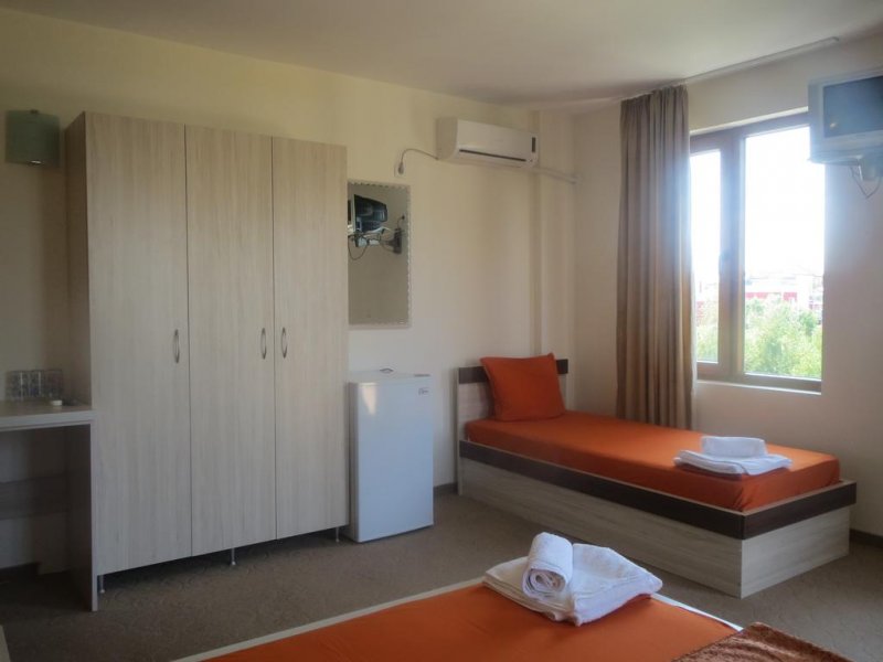 Хотел Голдън Лион - Снимка 8