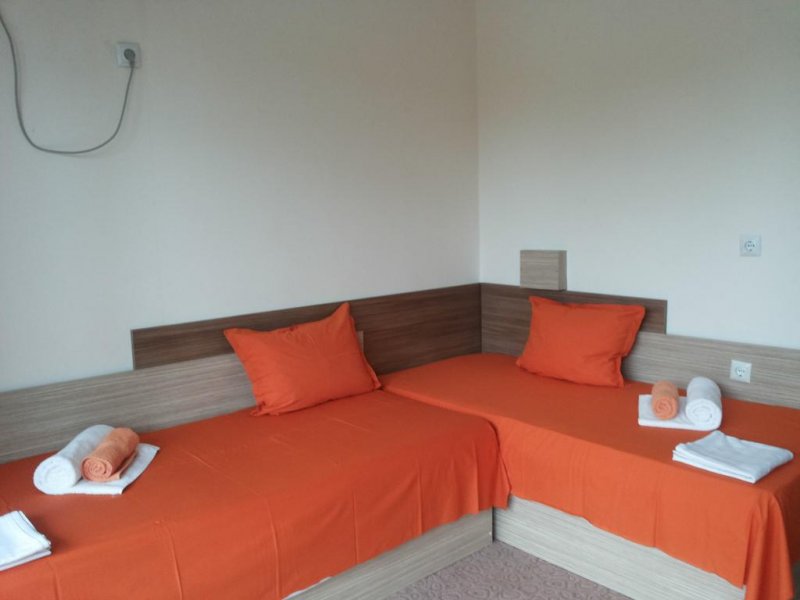 Хотел Голдън Лион - Снимка 1