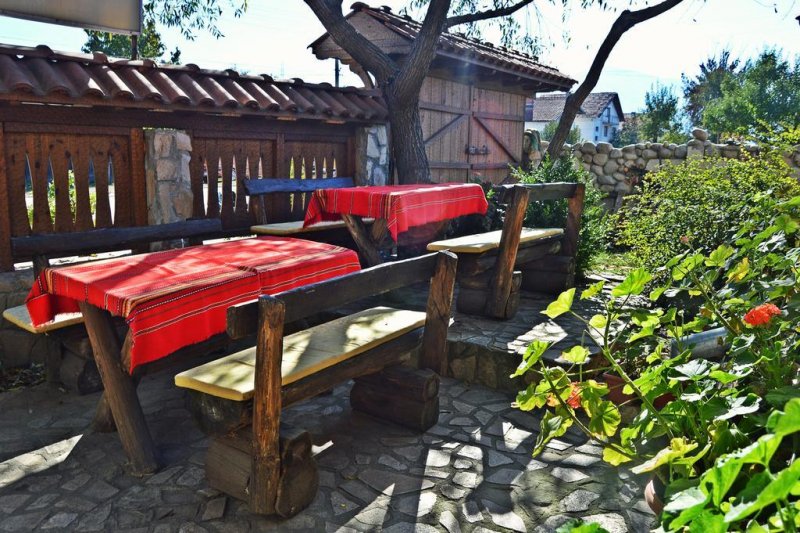 Семеен хотел Крайпътен рай - Снимка 2