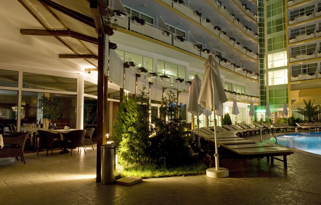 3, 5 или 7 нощувки на човек на база All Inclusive + басейн в Гранд хотел Оазис, Слънчев бряг, само на 80 м. от плажа. БЕЗПЛАТНО-Дете до 13г. - Снимка 38