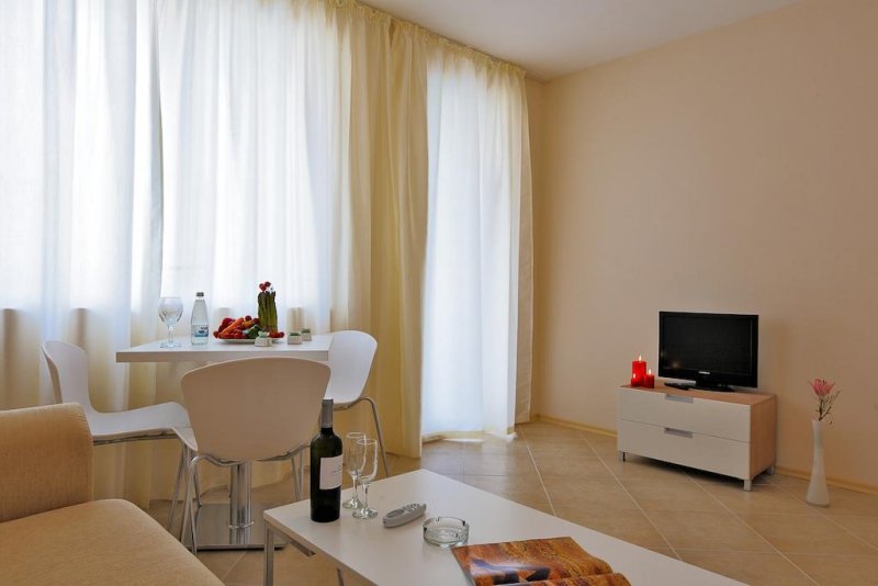 Апартхотел Емберли - Снимка 8