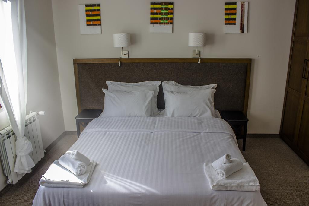 Нощувка със закуска + сауна, парна баня и джакузи в Хотел Триград - Снимка 36