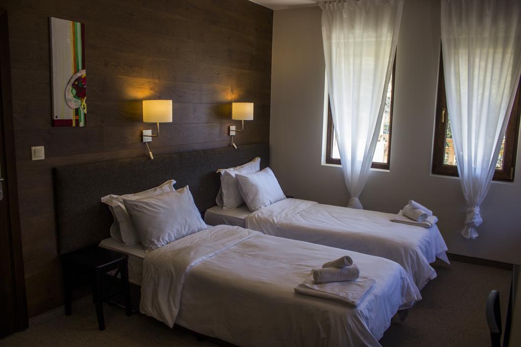 Нощувка със закуска + сауна, парна баня и джакузи в Хотел Триград - Снимка 19
