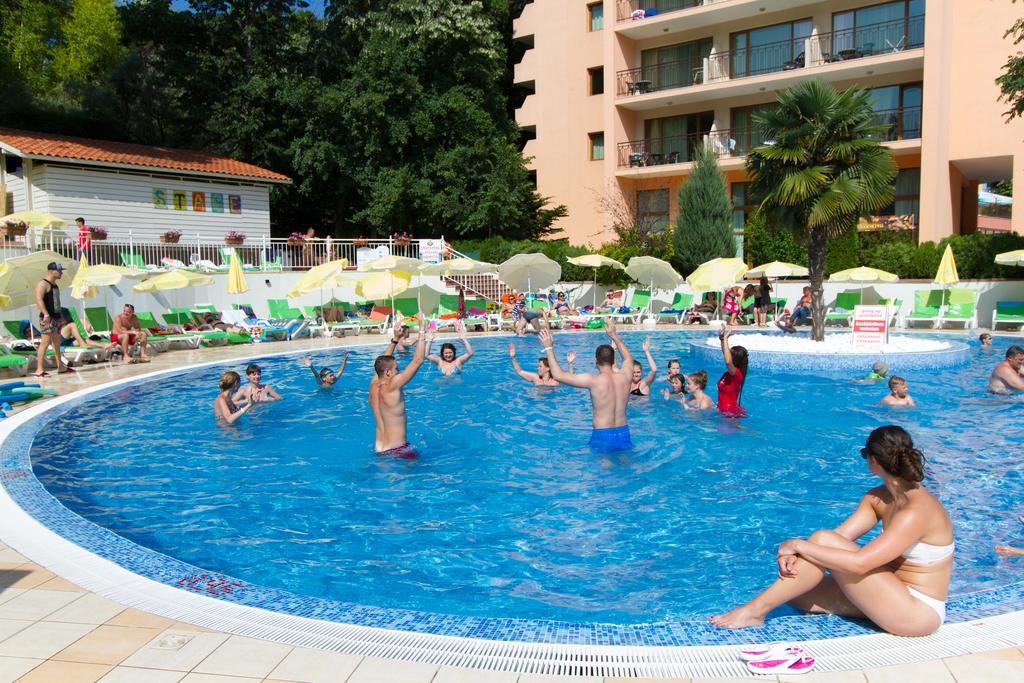 Еднодневен пакет на база All inclusive + позване на басейн от Мадара Парк Хотел 4*, Златни пясъци - Снимка 2