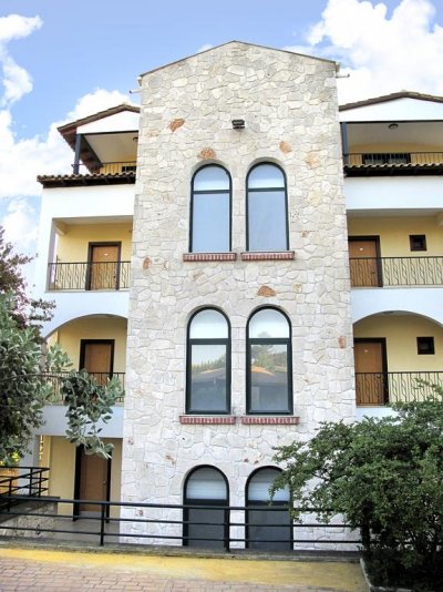 Lesse Hotel - Снимка 2