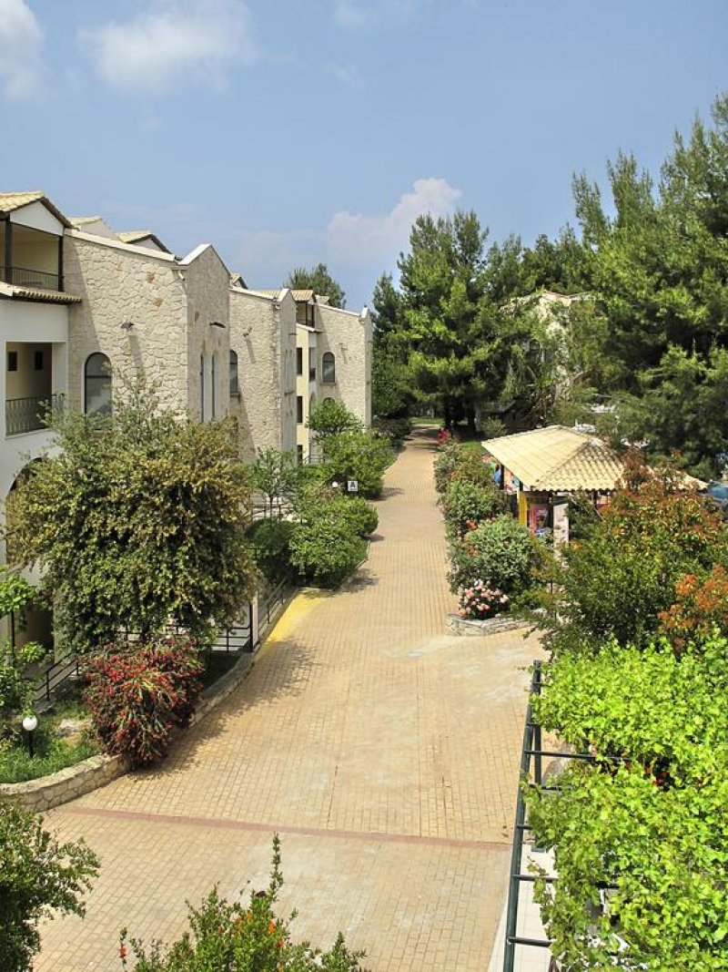 Lesse Hotel - Снимка 11