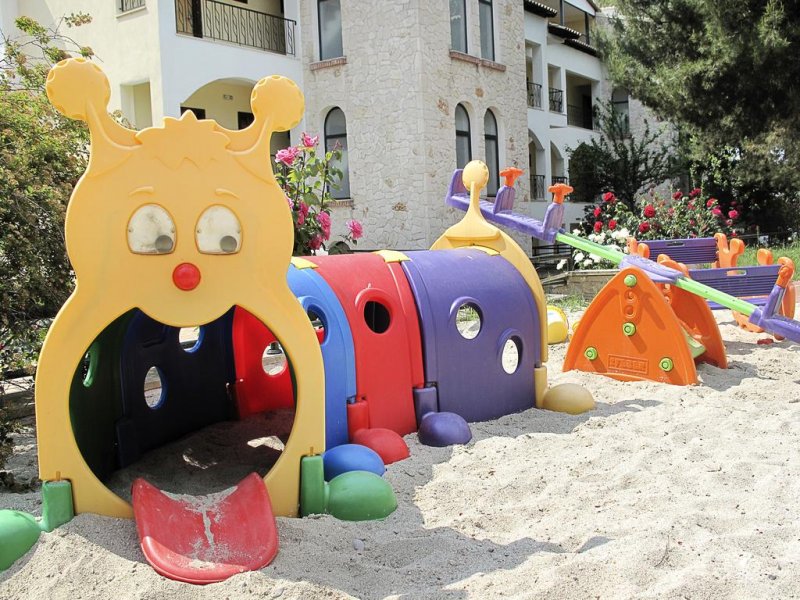 Lesse Hotel - Снимка 3