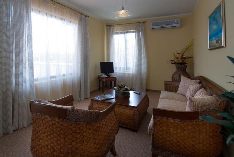 Вила Мария Ревас - Снимка 2