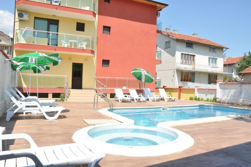 Хотел Жаки - Снимка 0