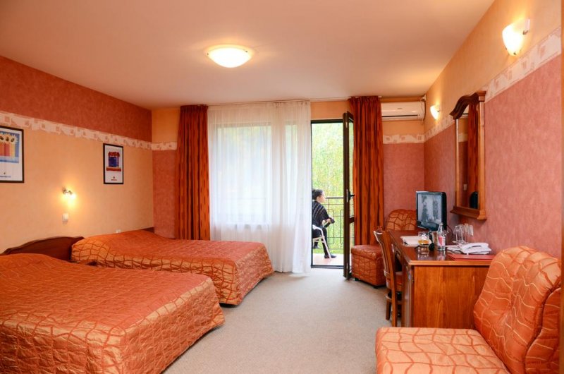 Хотел Кипарис Алфа - Снимка 8