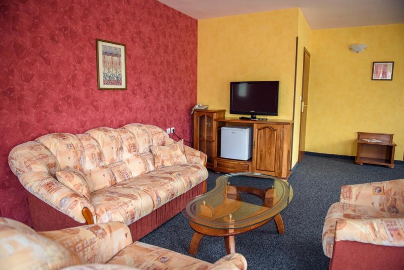 Хотел Кипарис Алфа - Снимка 11