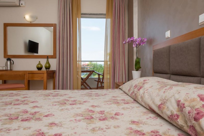 Hotel Aethria - Снимка 1