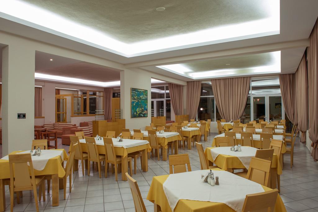 Ранни резервации: 3 нощувки със закуски в хотел Aethria 3*, о.Тасос, Гърция през Май и Юни! - Снимка 4