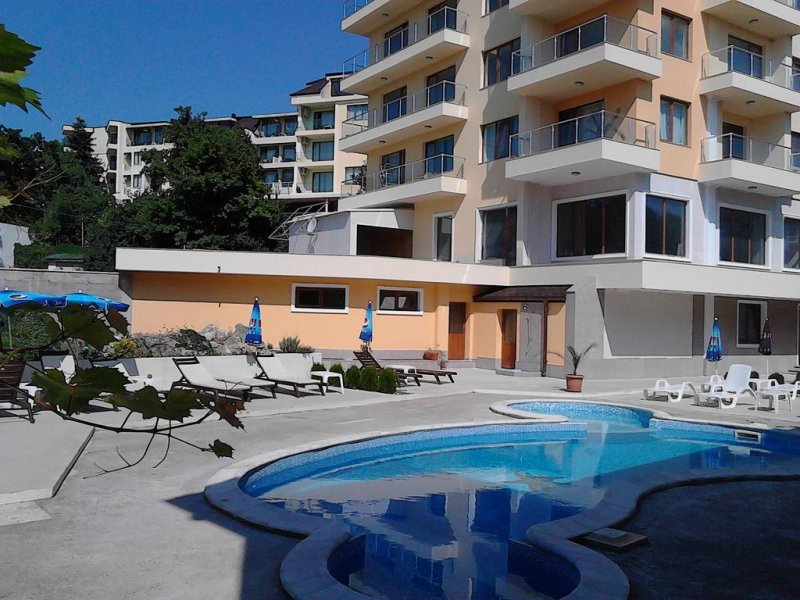 Апартаменти Голдън Хаус - Снимка 0