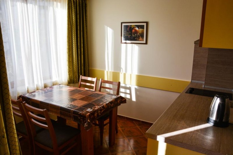 Апартаменти Голдън Хаус - Снимка 10