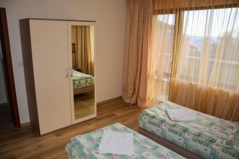 Апартаменти Голдън Хаус - Снимка 4