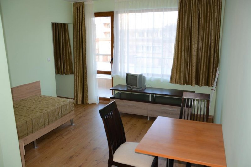 Апартаменти Голдън Хаус - Снимка 1