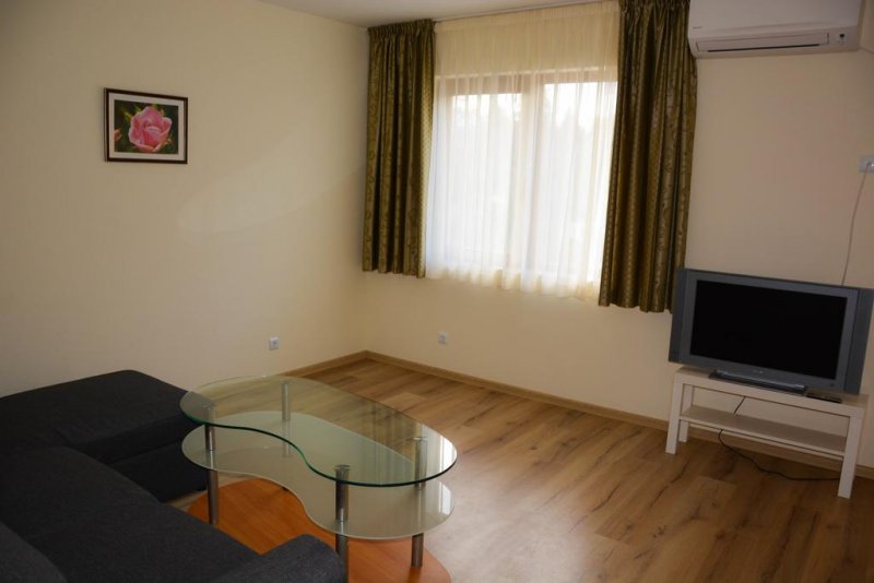 Апартаменти Голдън Хаус - Снимка 3