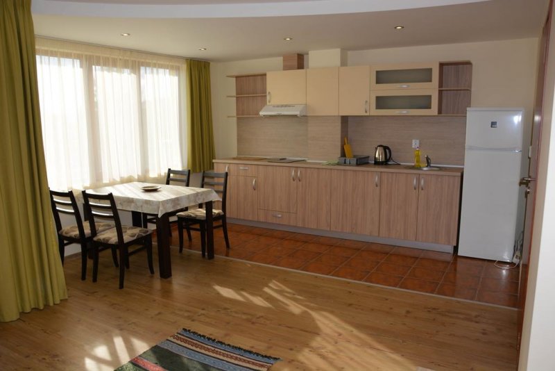 Апартаменти Голдън Хаус - Снимка 7