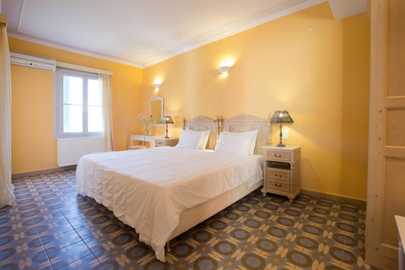 Red Tower Hotel - Снимка 3