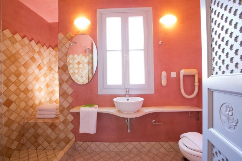 Red Tower Hotel - Снимка 8