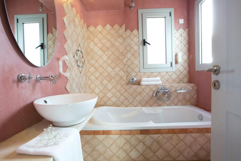 Red Tower Hotel - Снимка 1