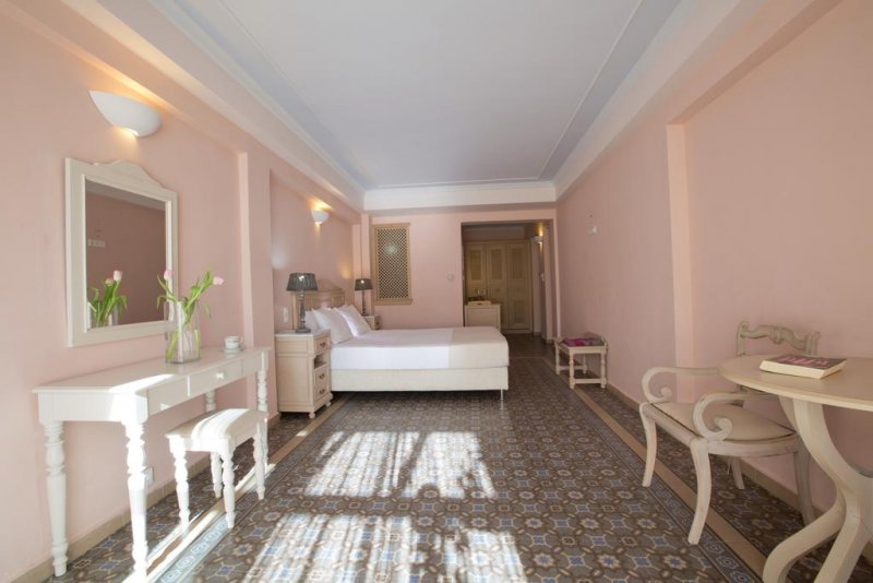 Red Tower Hotel - Снимка 11