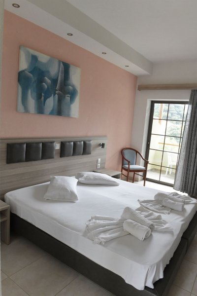 Sithonia Village Hotel - Снимка 2