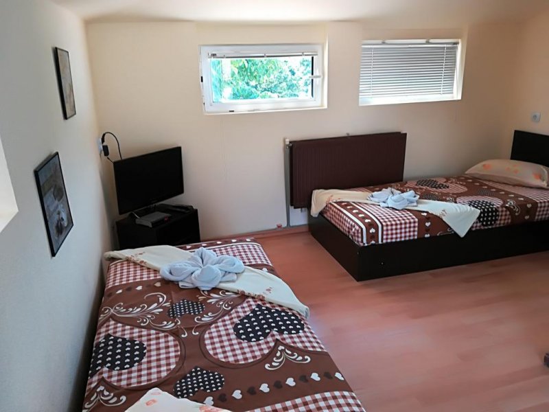 Къща за гости Наталия - Снимка 10