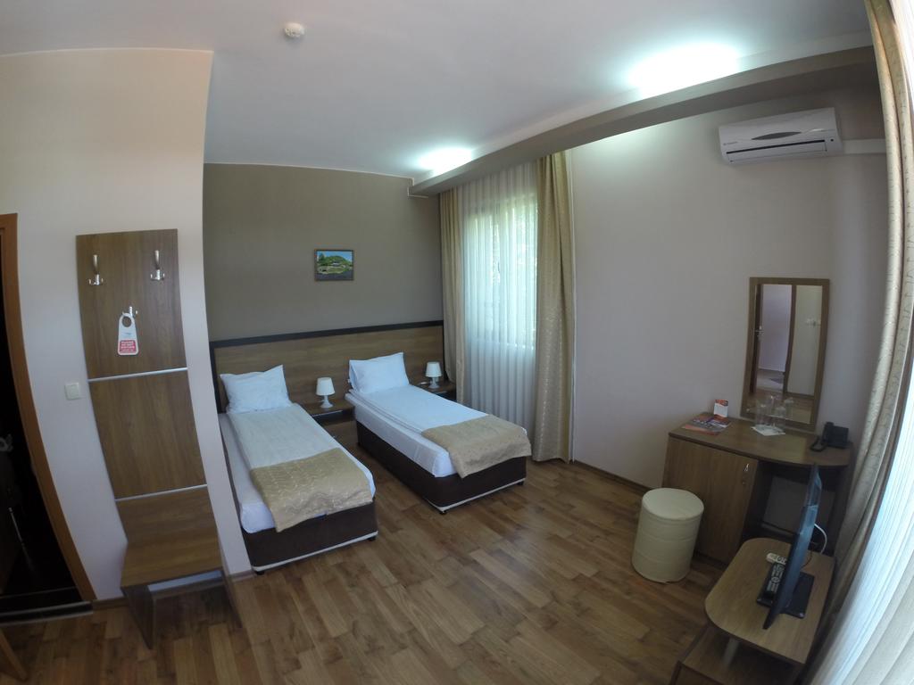 Нощувка на човек със закуска + релакс зона в СПА хотел Ивелия, с. Дъбница, край Огняново - Снимка 10