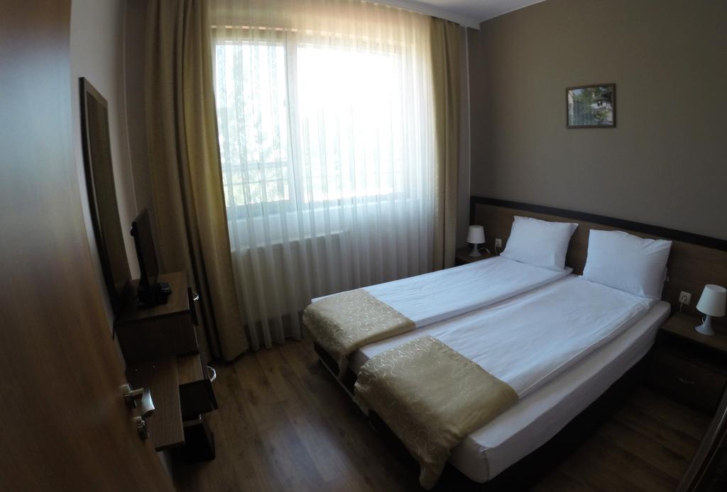 Нощувка на човек със закуска + релакс зона в СПА хотел Ивелия, с. Дъбница, край Огняново - Снимка 12