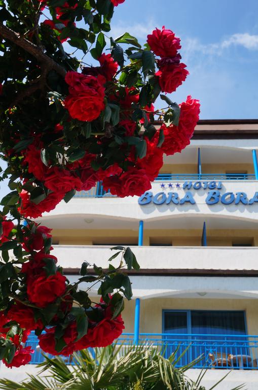 Море в Слънчев бряг! Нощувка със закуска + отопляем външен басейн в хотел Бора Бора - на 30 м. от плажа - Снимка 31