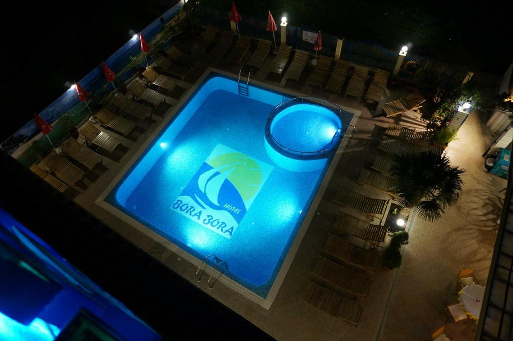 Море в Слънчев бряг! Нощувка със закуска + отопляем външен басейн в хотел Бора Бора - на 30 м. от плажа - Снимка 11